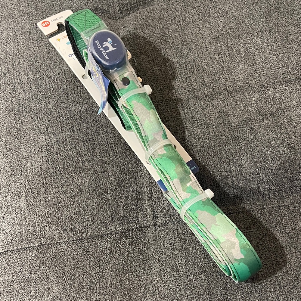 Green Camouflage Dog Leash. Batteries and replacement batteries are included